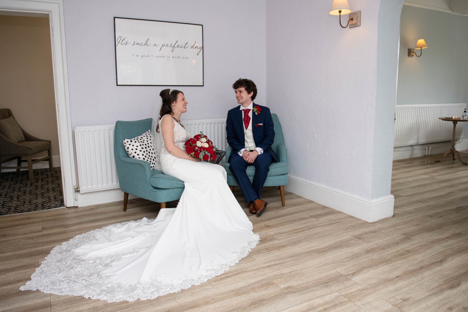 Ashton Lodge, bride and groom, husband and wife, wedding, wedding photographer, female wedding photographer