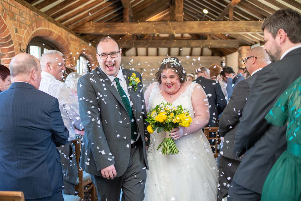 Bride and groom, dodmoor house, spring wedding, confetti, confetti walk through, husband and wife, newlyweds